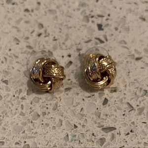 Gold knot post earrings